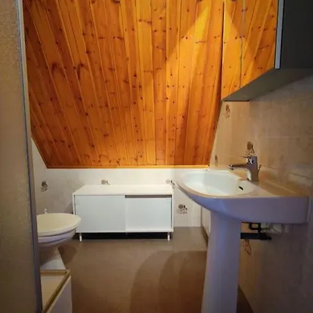 Apartamento 6 Pers Au Coeur Des Montagnes Pyreneennes Linge De Maison Et Papier Toilette Non Fournis *